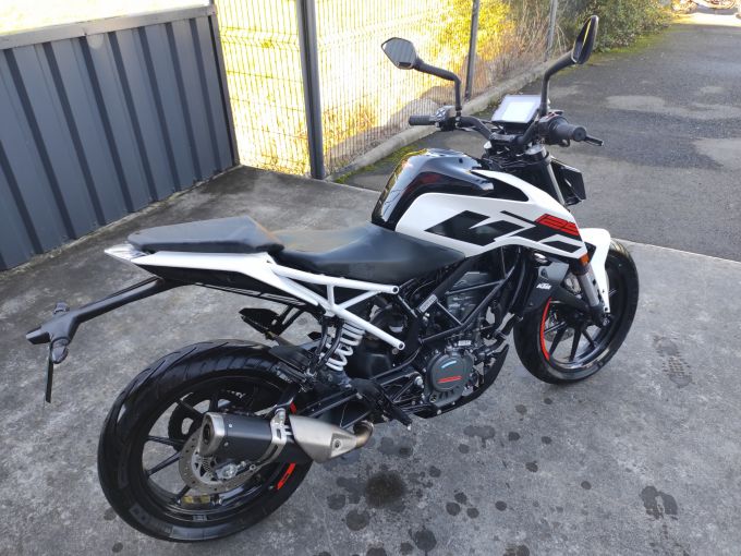 KTM 125 DUKE ABS 4