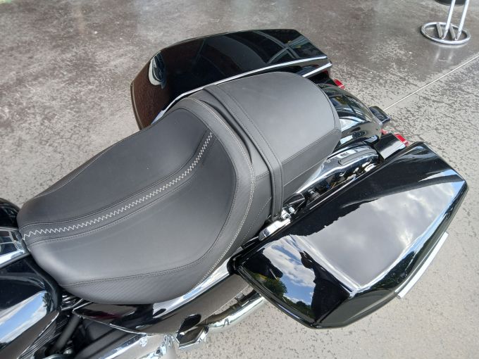 HARLEY-DAVIDSON TOURING STREET GLIDE 1923 4
