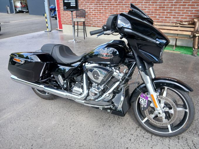 HARLEY-DAVIDSON TOURING STREET GLIDE 1923 4