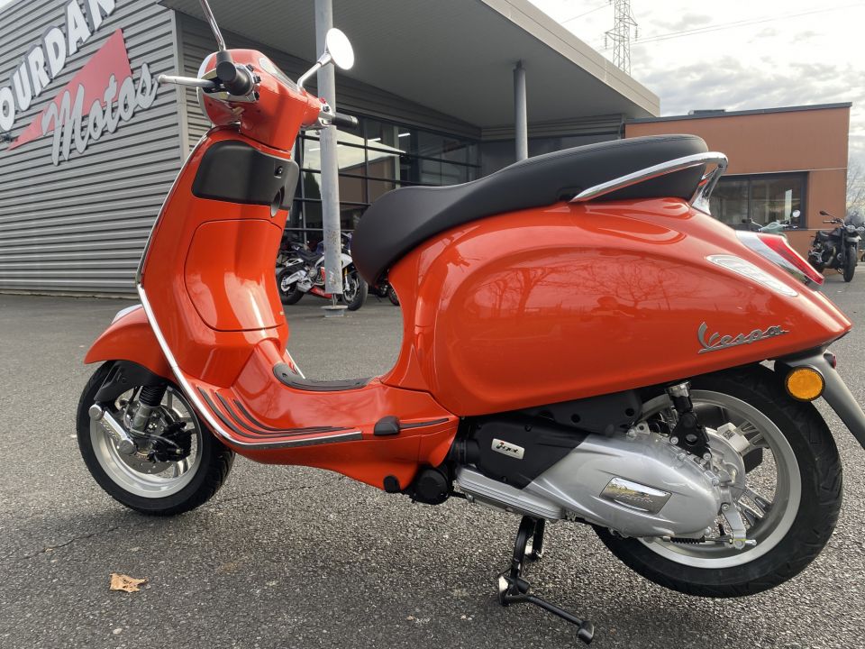 VESPA PRIMAVERA 125 4