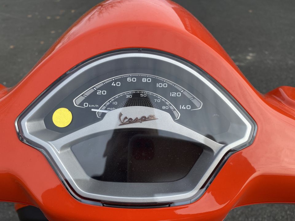 VESPA PRIMAVERA 125 4