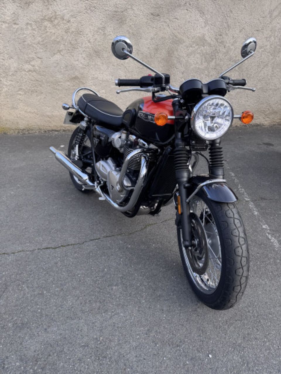 TRIUMPH BONNEVILLE T120 4