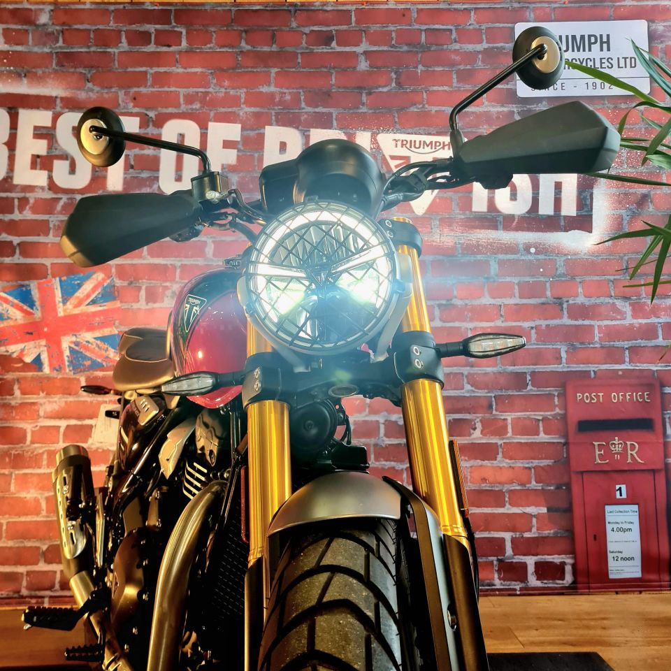 TRIUMPH Scrambler 400 X 4