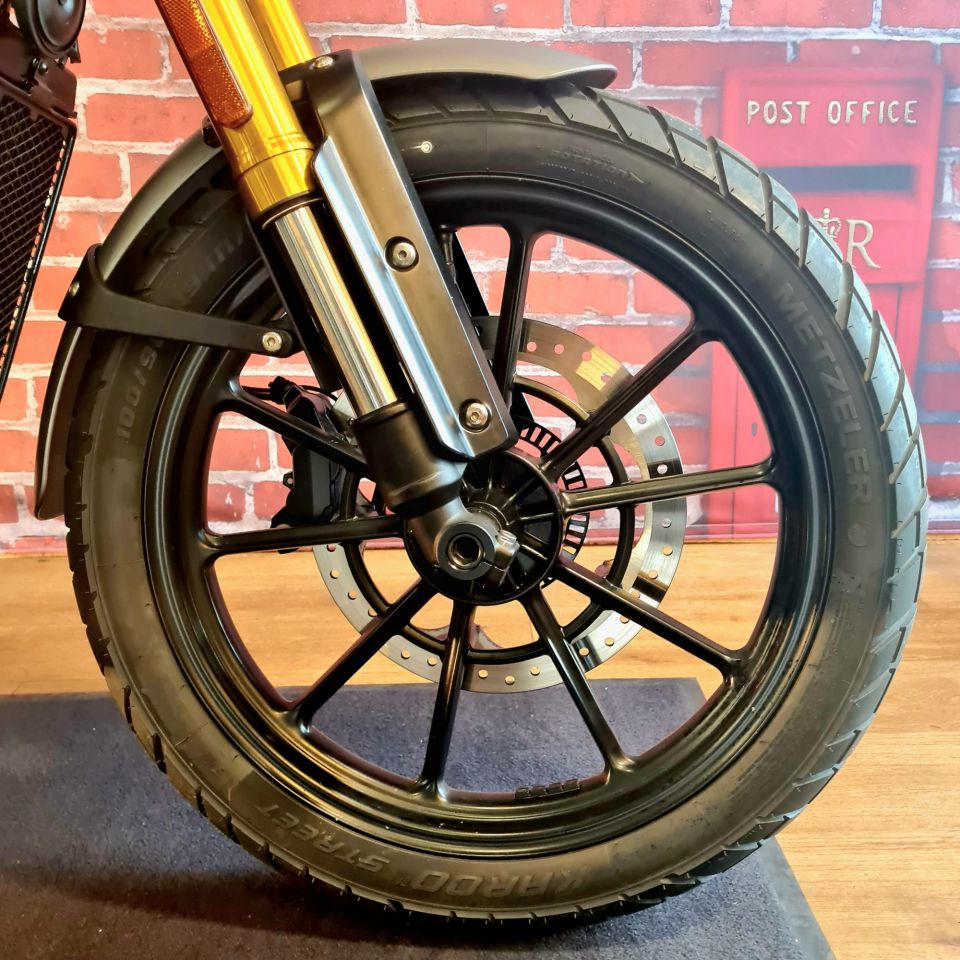 TRIUMPH Scrambler 400 X 4