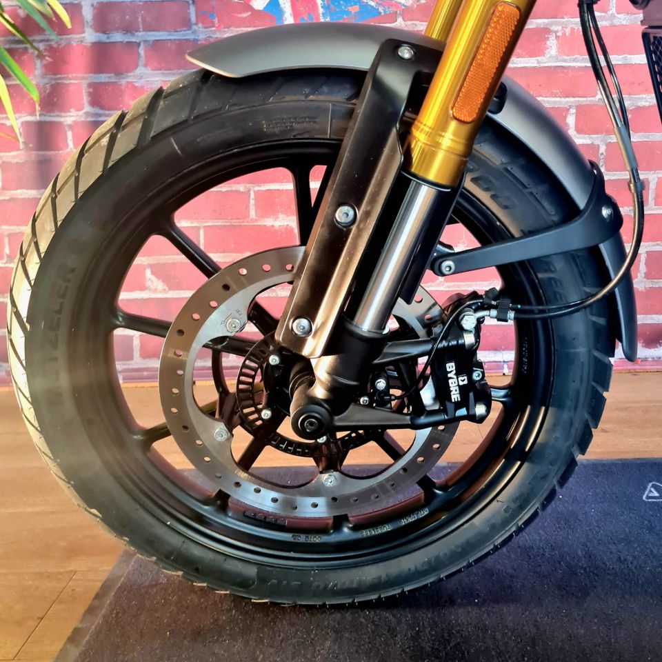 TRIUMPH Scrambler 400 X 4