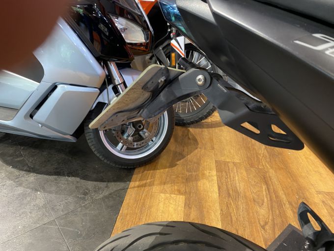 TRIUMPH STREET TRIPLE 675 R 4