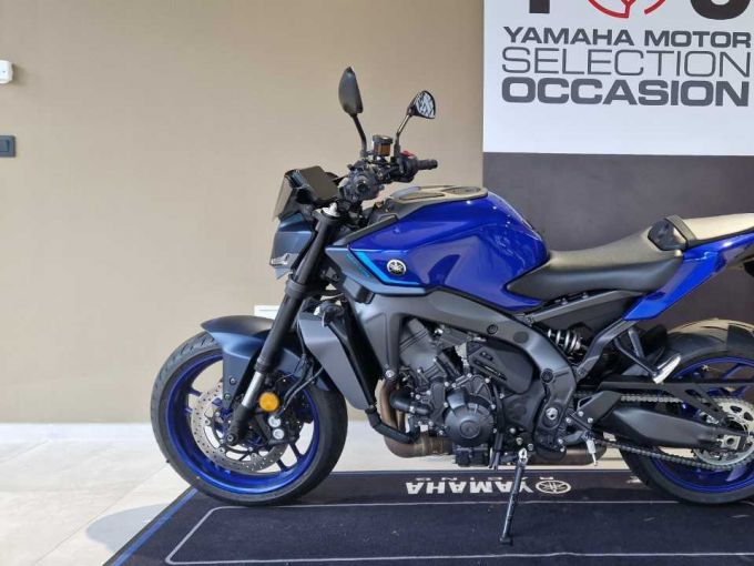 YAMAHA MT-09  Y-AMT 4