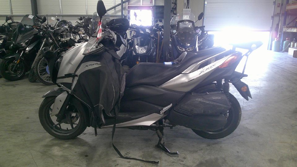 YAMAHA X-MAX 300 4