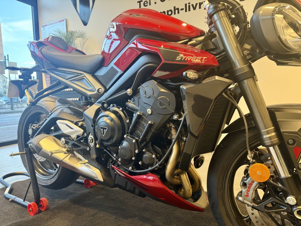 TRIUMPH STREET TRIPLE 765 RS 4