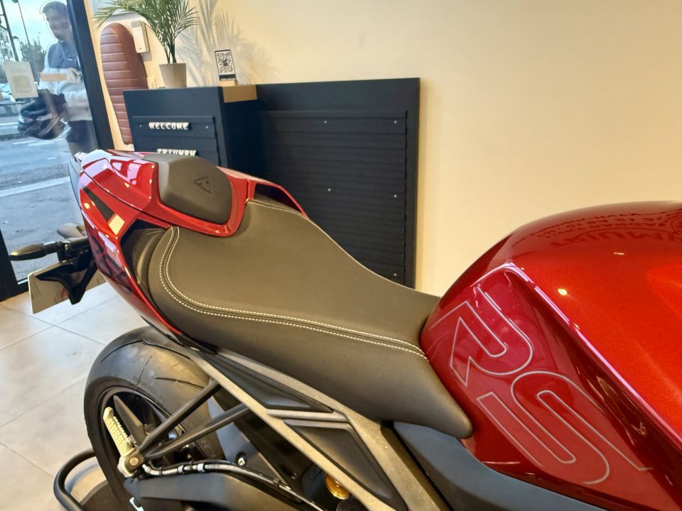 TRIUMPH STREET TRIPLE 765 RS 4