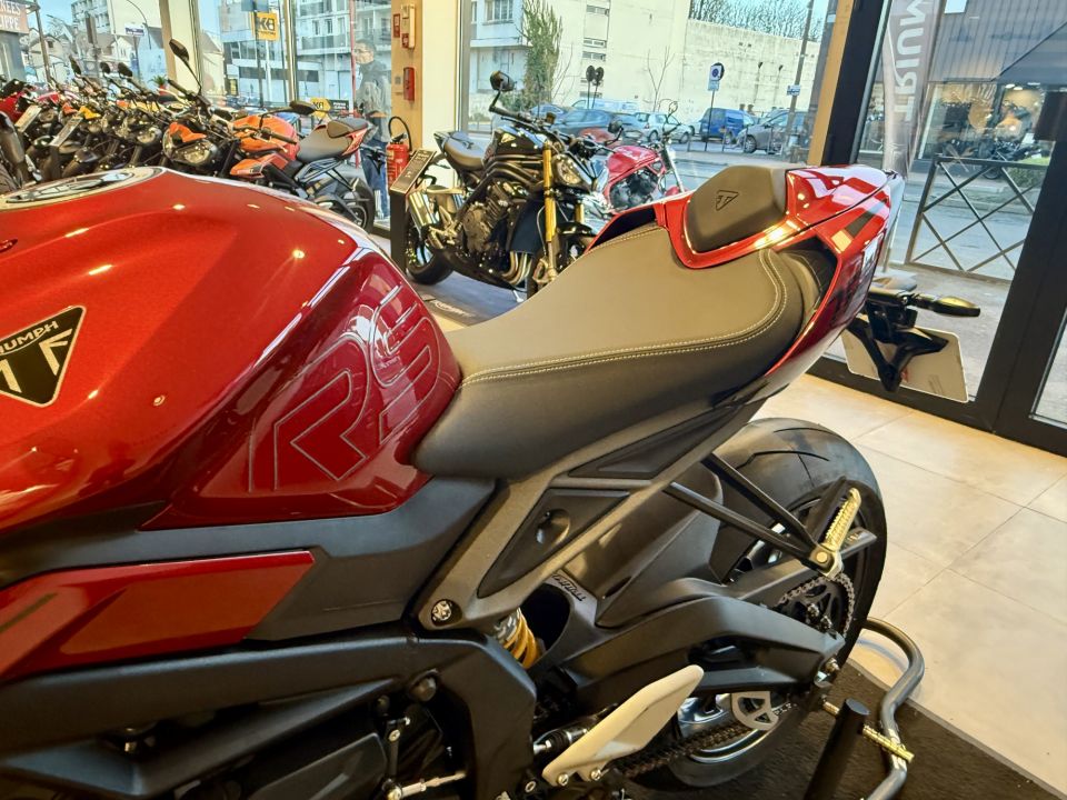 TRIUMPH STREET TRIPLE 765 RS 4