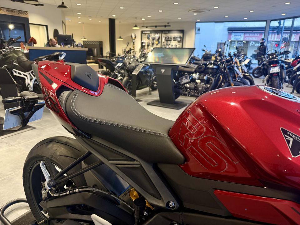 TRIUMPH STREET TRIPLE 765 RS 4