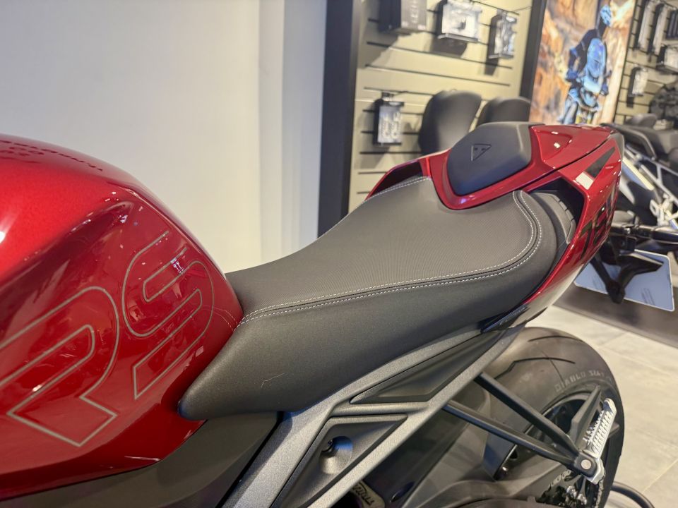 TRIUMPH STREET TRIPLE 765 RS 4