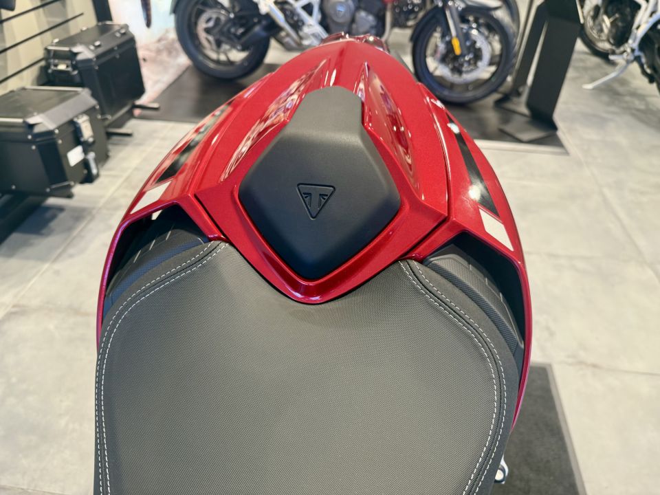 TRIUMPH STREET TRIPLE 765 RS 4