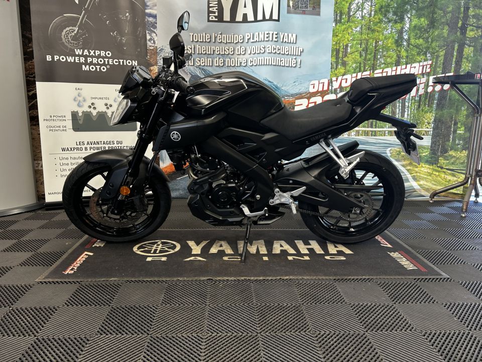 YAMAHA MT-125 4