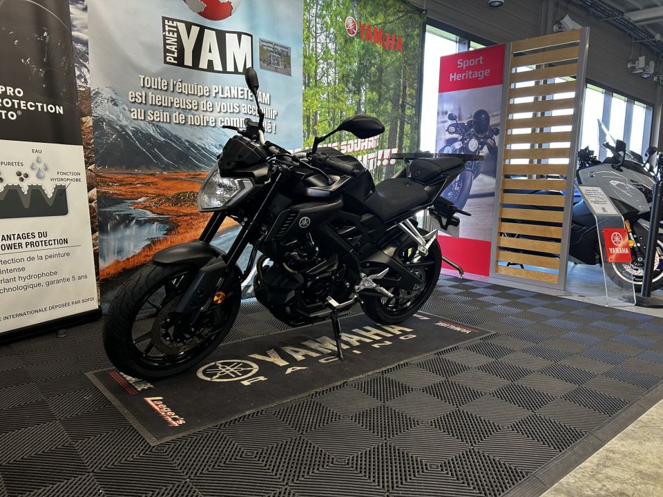YAMAHA MT-125 4