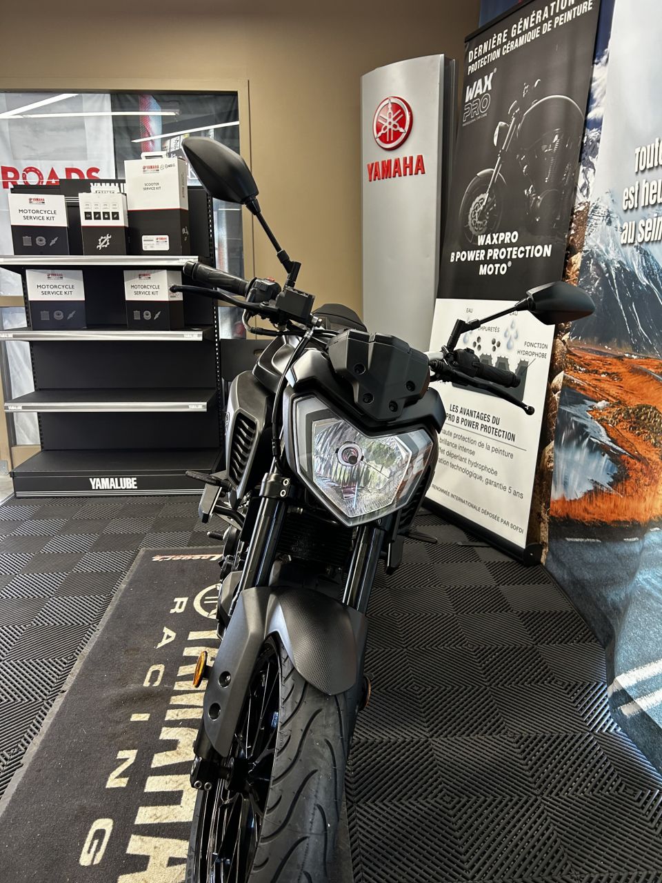 YAMAHA MT-125 4