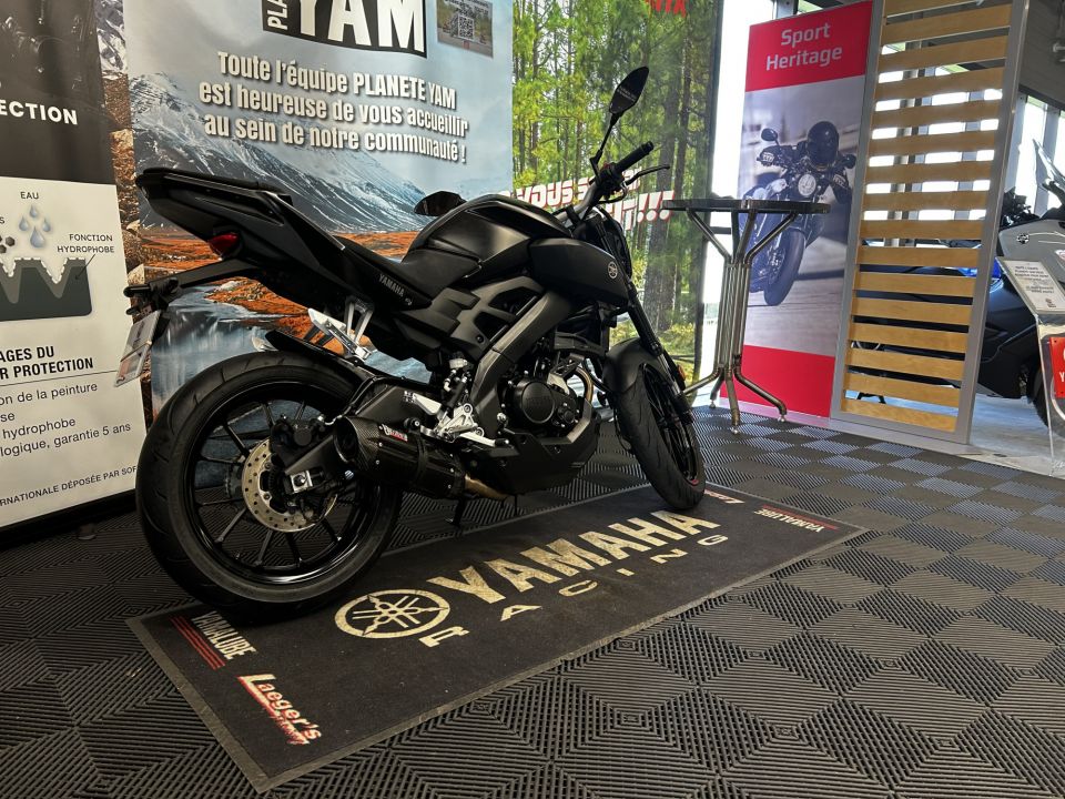 YAMAHA MT-125 4