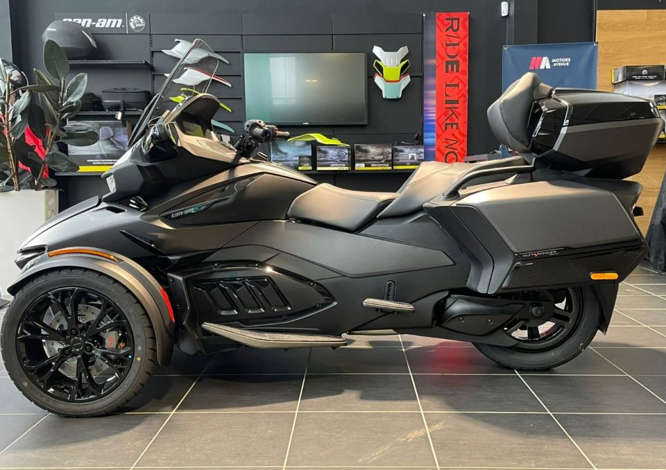 CAN-AM SPYDER RT 4