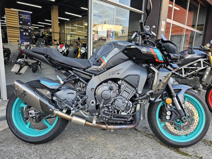 YAMAHA MT-10 4