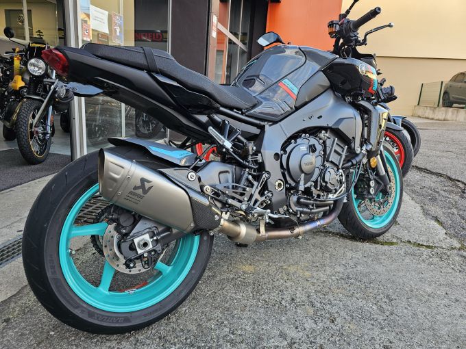 YAMAHA MT-10 4