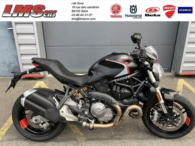 DUCATI MONSTER 821 4
