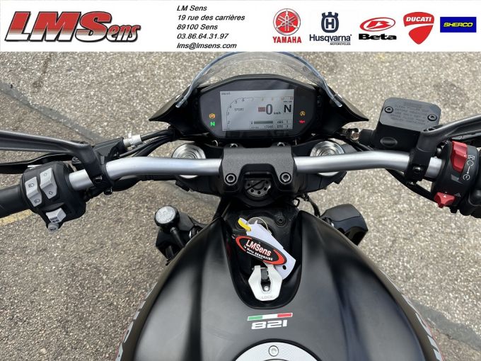 DUCATI MONSTER 821 4