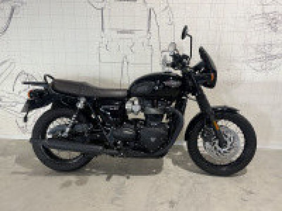 TRIUMPH BONNEVILLE T120 BLACK 1200 4