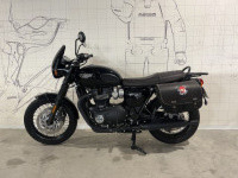 TRIUMPH BONNEVILLE T120 BLACK 1200 4