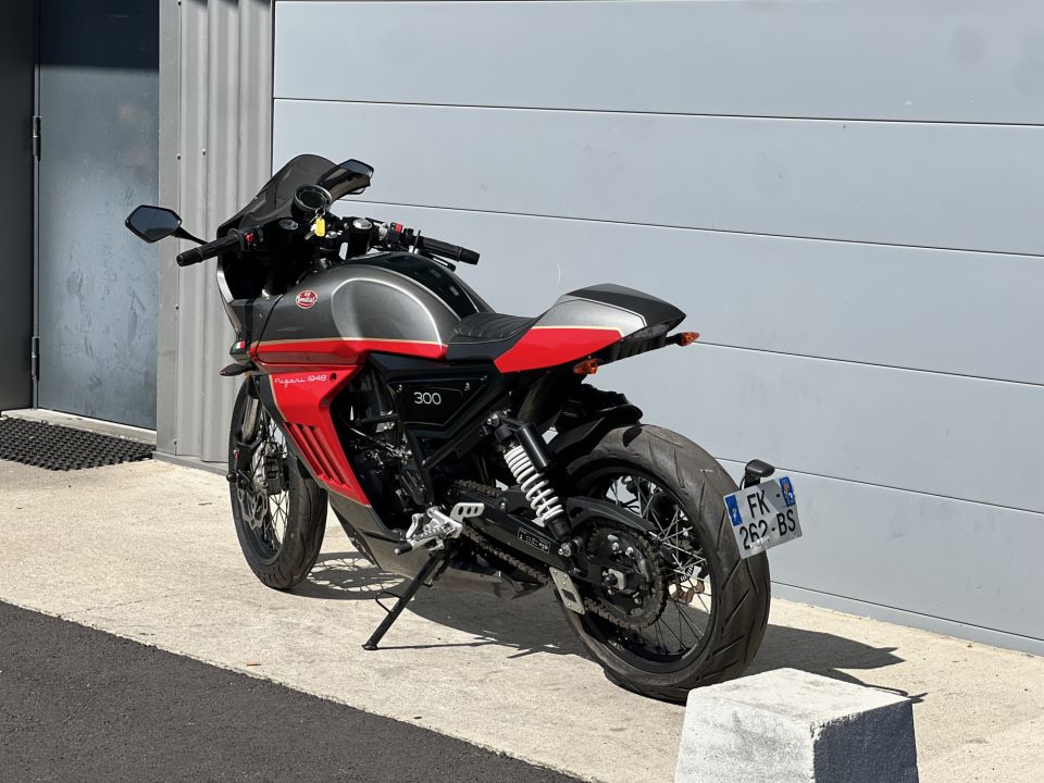 FB MONDIAL PAGANI 300 4