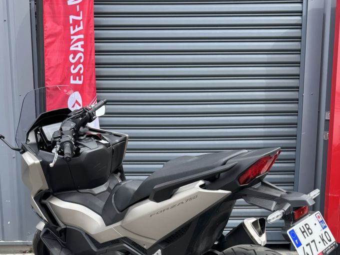 HONDA NSS FORZA 750 4