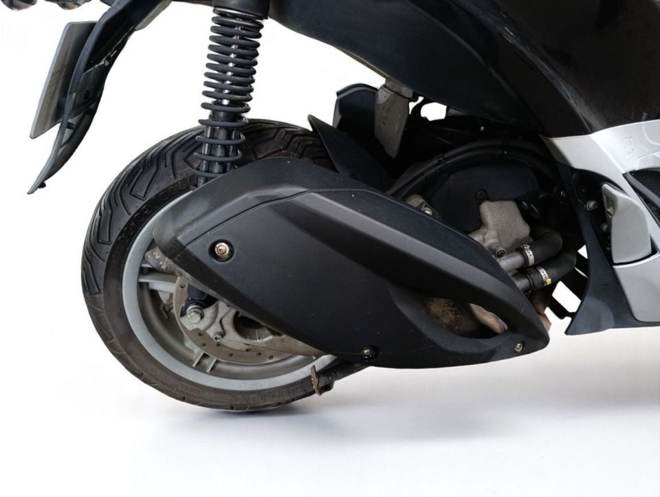 PIAGGIO MP3 300LT YOURBAN 4
