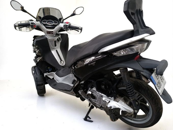 PIAGGIO MP3 300LT YOURBAN 4
