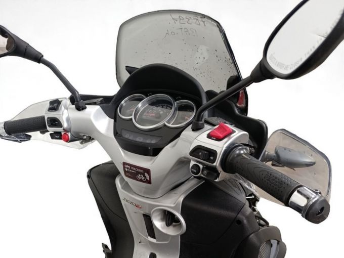 PIAGGIO MP3 300LT YOURBAN 4