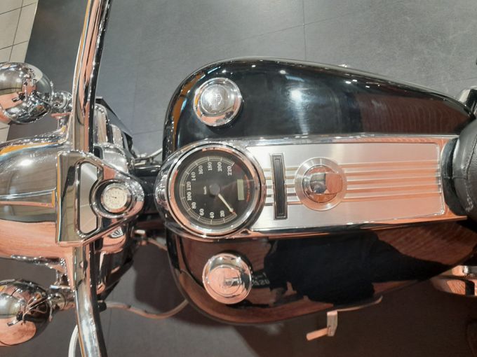 HARLEY-DAVIDSON TOURING ROAD KING 1584 4