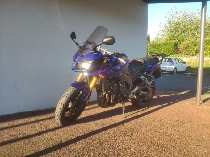 YAMAHA FZ1 FAZER 4