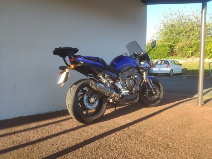 YAMAHA FZ1 FAZER 4