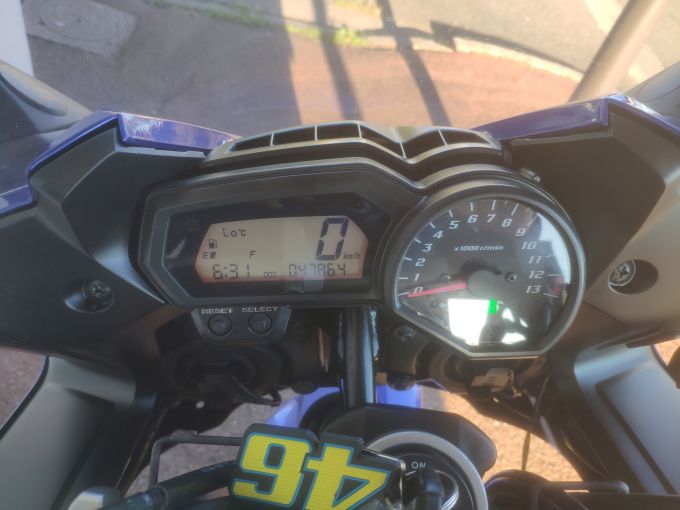 YAMAHA FZ1 FAZER 4