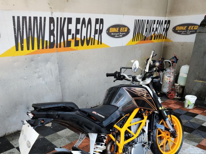 KTM 390 DUKE 4