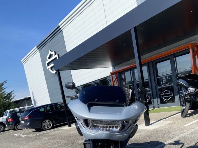 HARLEY-DAVIDSON TOURING ROAD GLIDE 1923 4