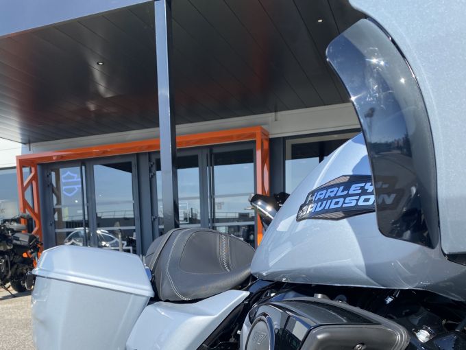 HARLEY-DAVIDSON TOURING ROAD GLIDE 1923 4