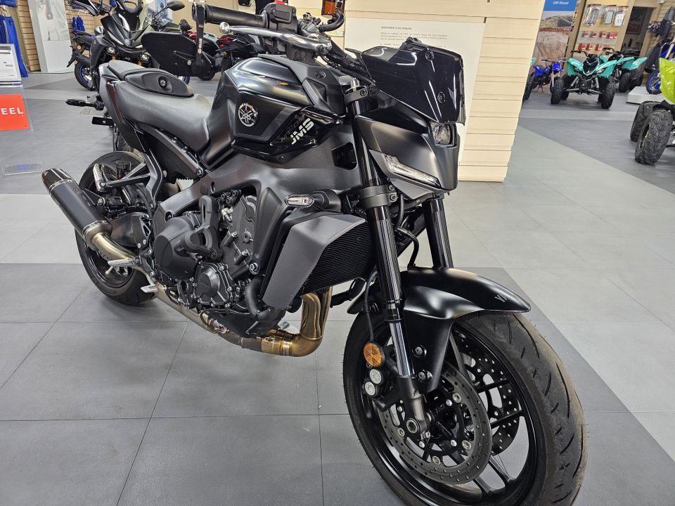 YAMAHA MT-09  Y-AMT 4