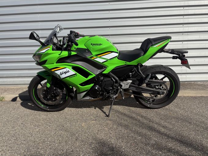 KAWASAKI NINJA 650 4