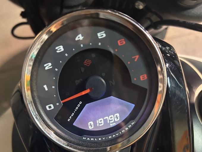 HARLEY-DAVIDSON SOFTAIL FAT BOB 1868 4