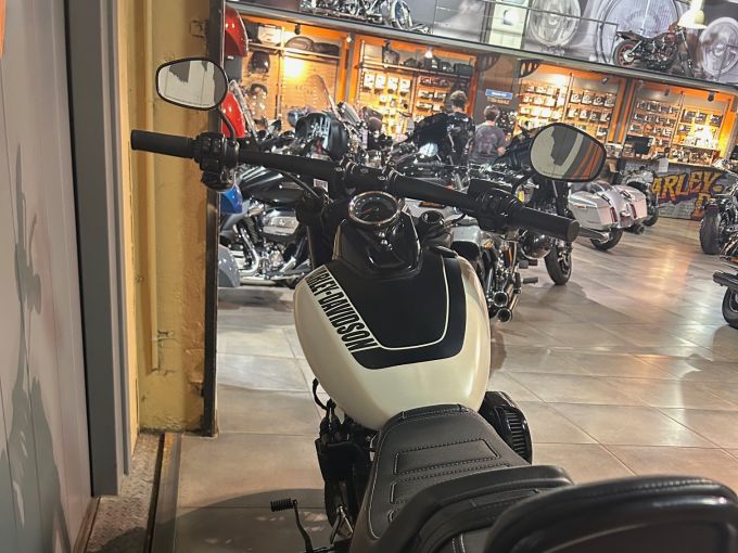 HARLEY-DAVIDSON SOFTAIL FAT BOB 1868 4