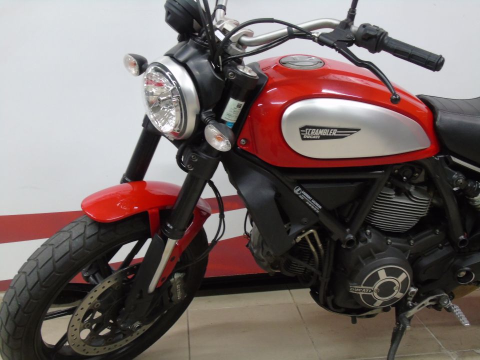 DUCATI SCRAMBLER 800 ABS 4