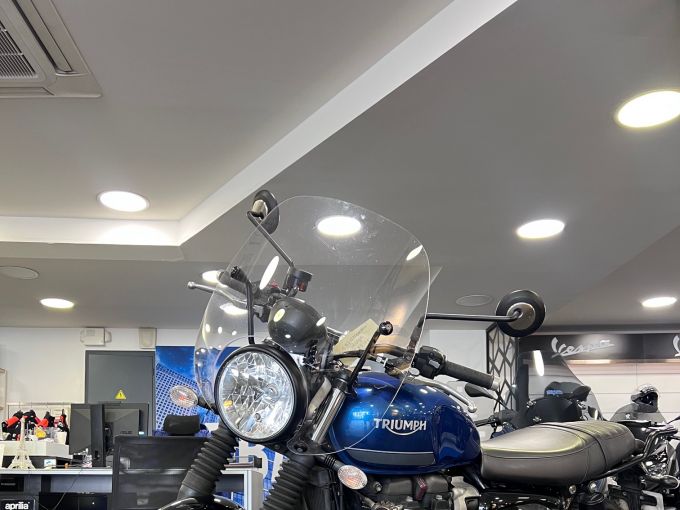 TRIUMPH STREET TWIN  900 4