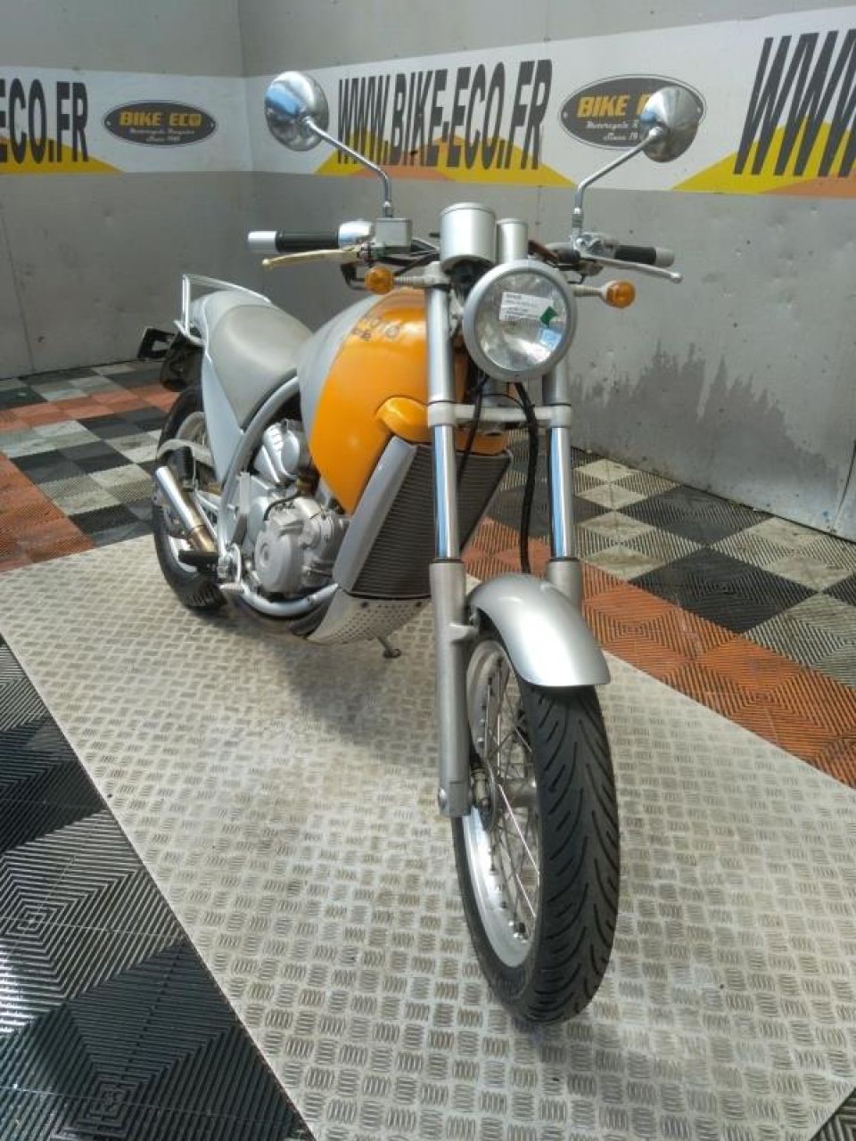 APRILIA MOTO 6.5 Stark 4