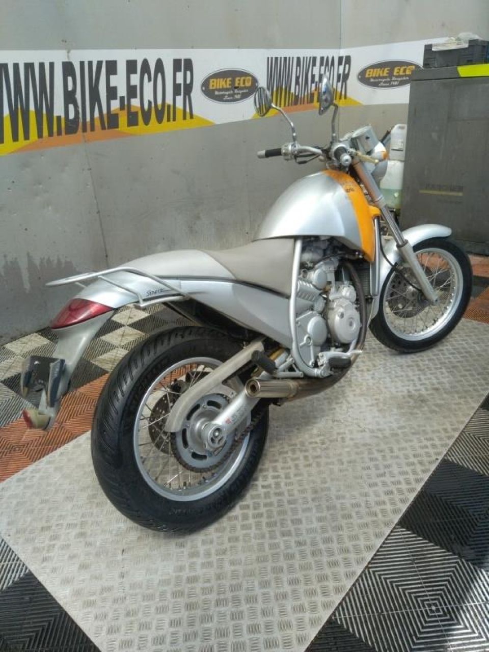 APRILIA MOTO 6.5 Stark 4