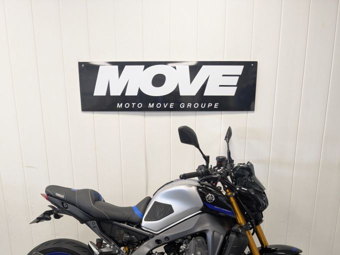 YAMAHA MT-09 4